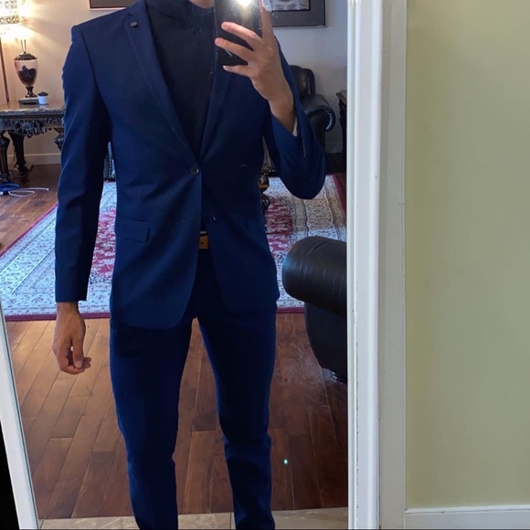 Selling my Navy blue suit. It’s in perfect condition only worn twice. - Picture 6 of 6